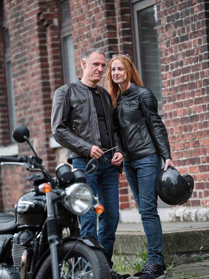 Шкіряна мотокуртка чоловіча BUSE Chester чорна 103460