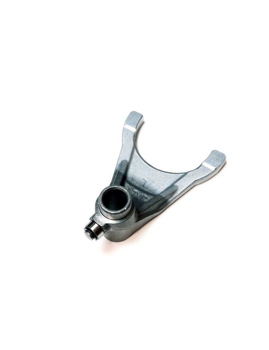 Ліва вилка перемикання передач